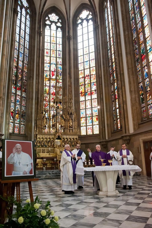 Děkovná mše za papeže Františka